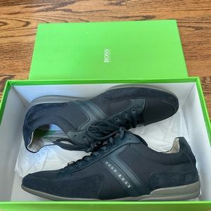 Hugo Boss Navy Spacit Suede Sneaker (Like New)